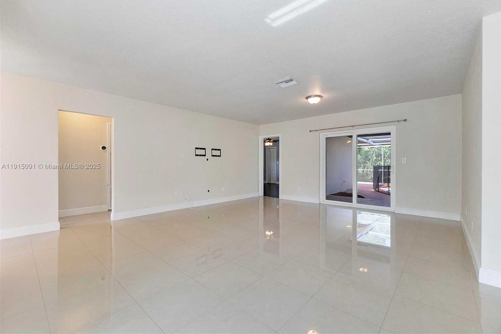Small Image of 3880 CORAL HILLS DR, Coral Springs Number 5