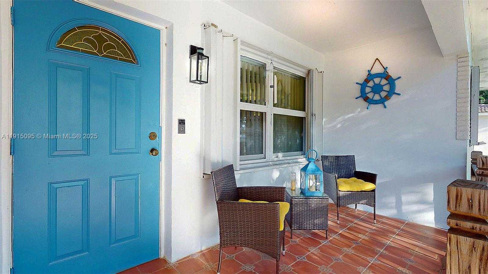 Small Image of 105 NORTH 31ST AVE, Hollywood Number 2