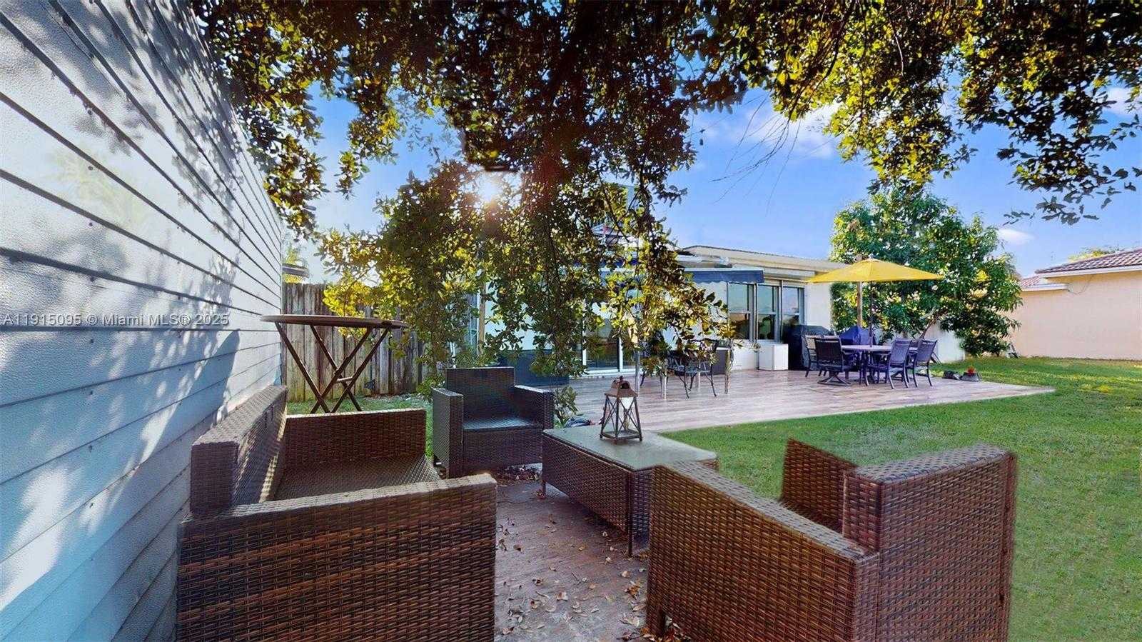 Small Image of 105 NORTH 31ST AVE, Hollywood Number 36