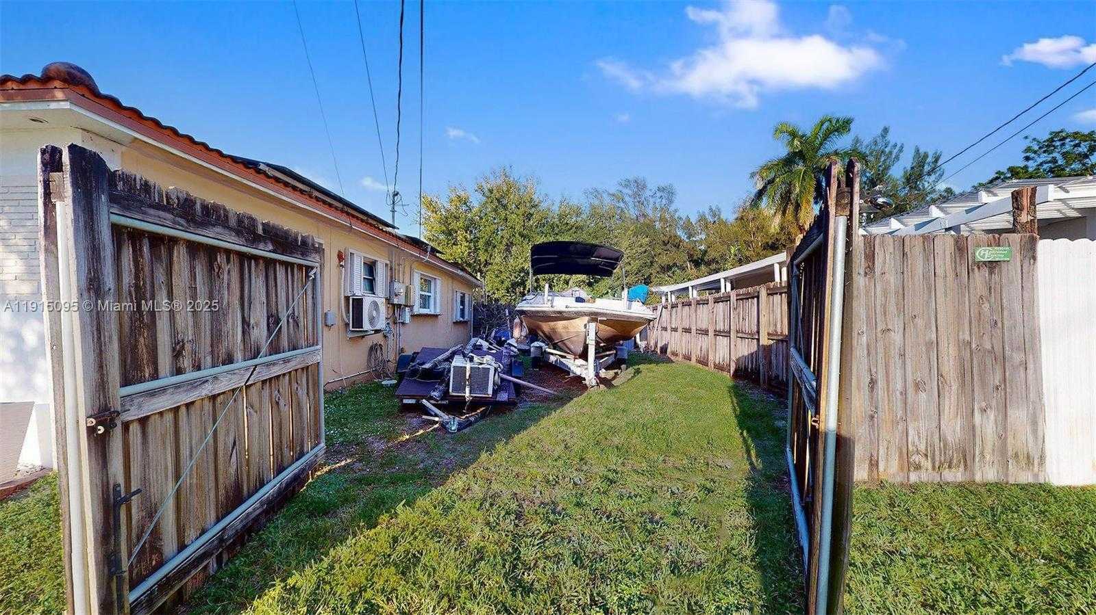 Small Image of 105 NORTH 31ST AVE, Hollywood Number 39