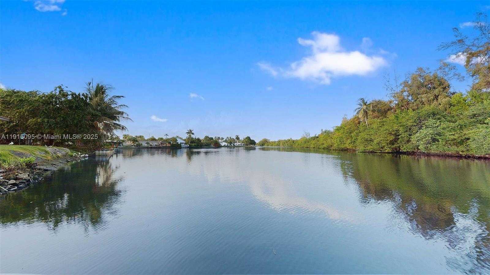 Small Image of 105 NORTH 31ST AVE, Hollywood Number 44