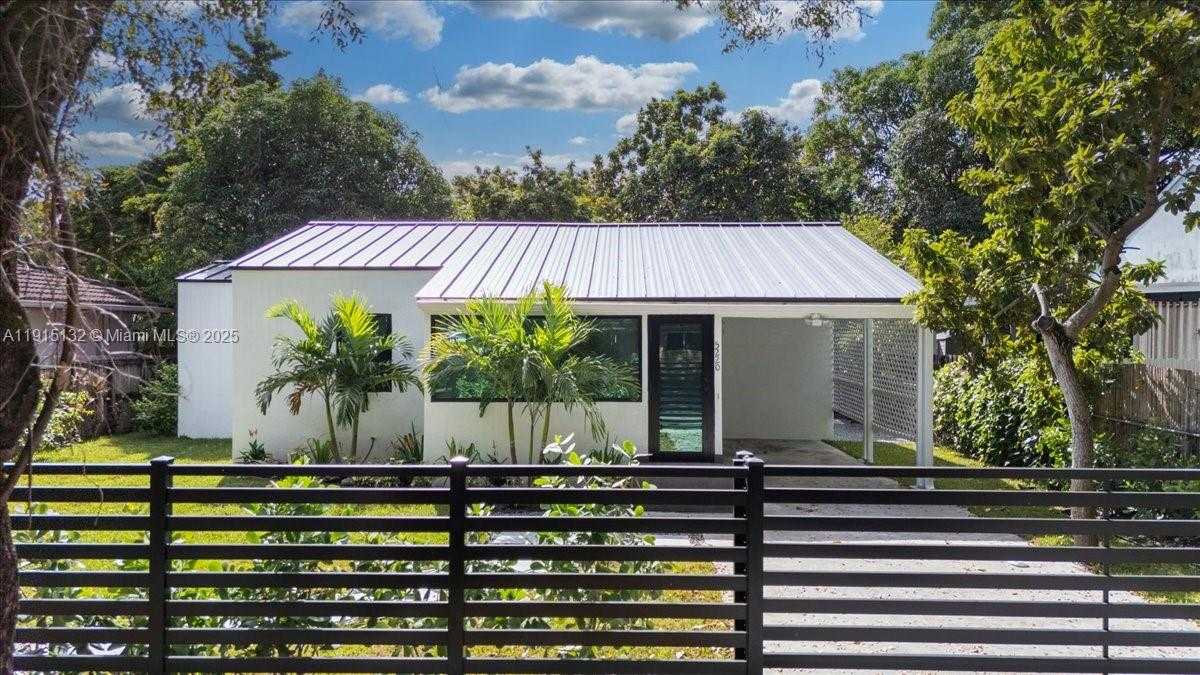 Small Image of 5220 SOUTH WEST 6 ST, Miami Number 14