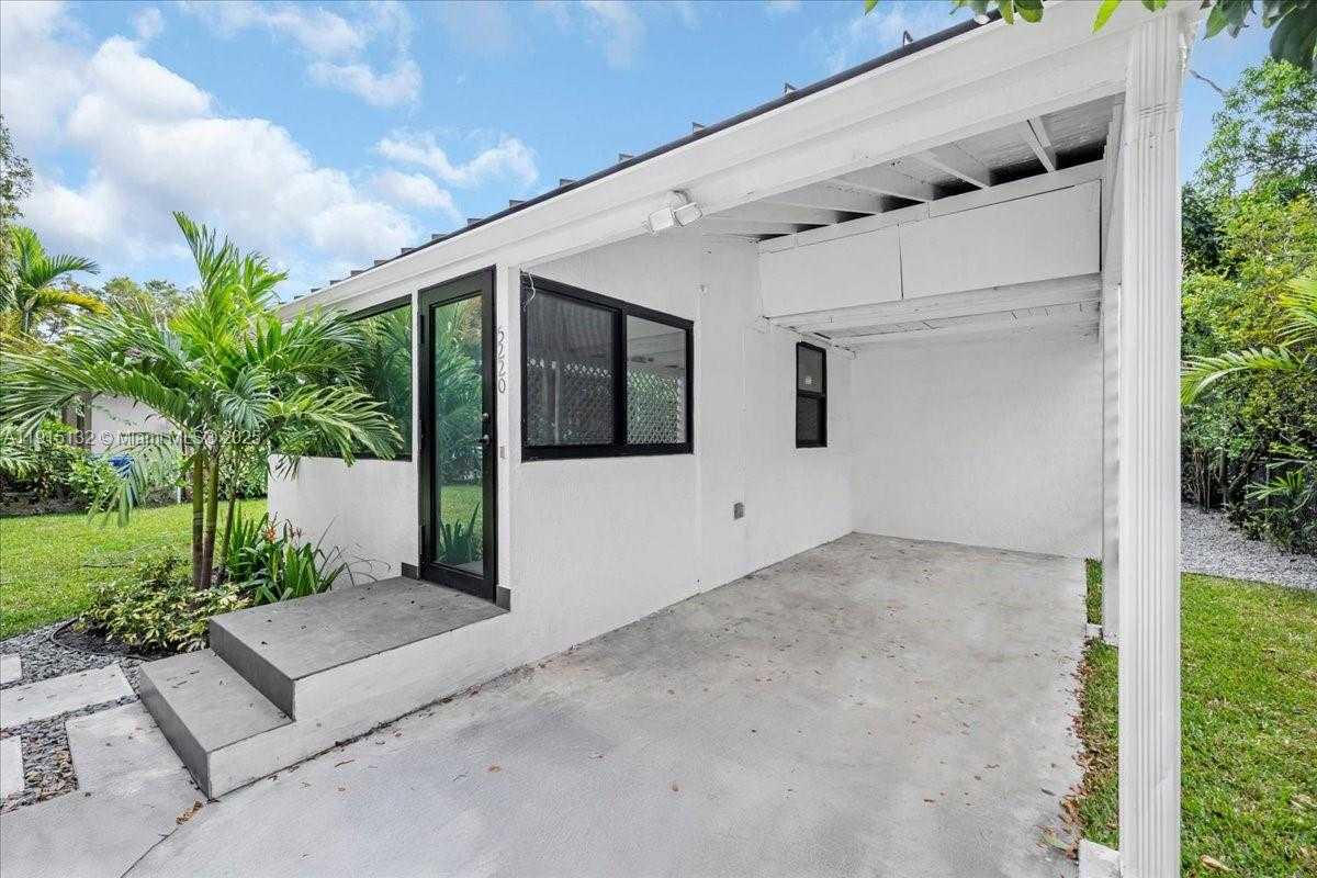 Small Image of 5220 SOUTH WEST 6 ST, Miami Number 16