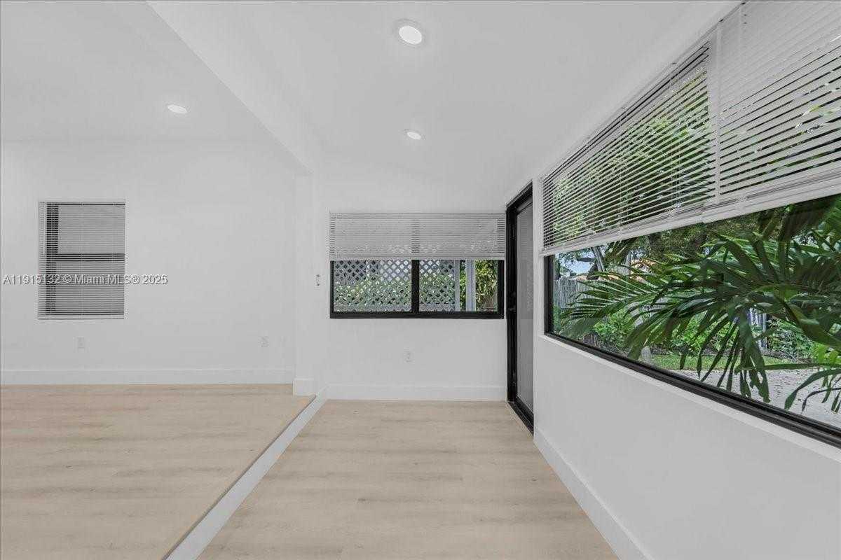 Small Image of 5220 SOUTH WEST 6 ST, Miami Number 22