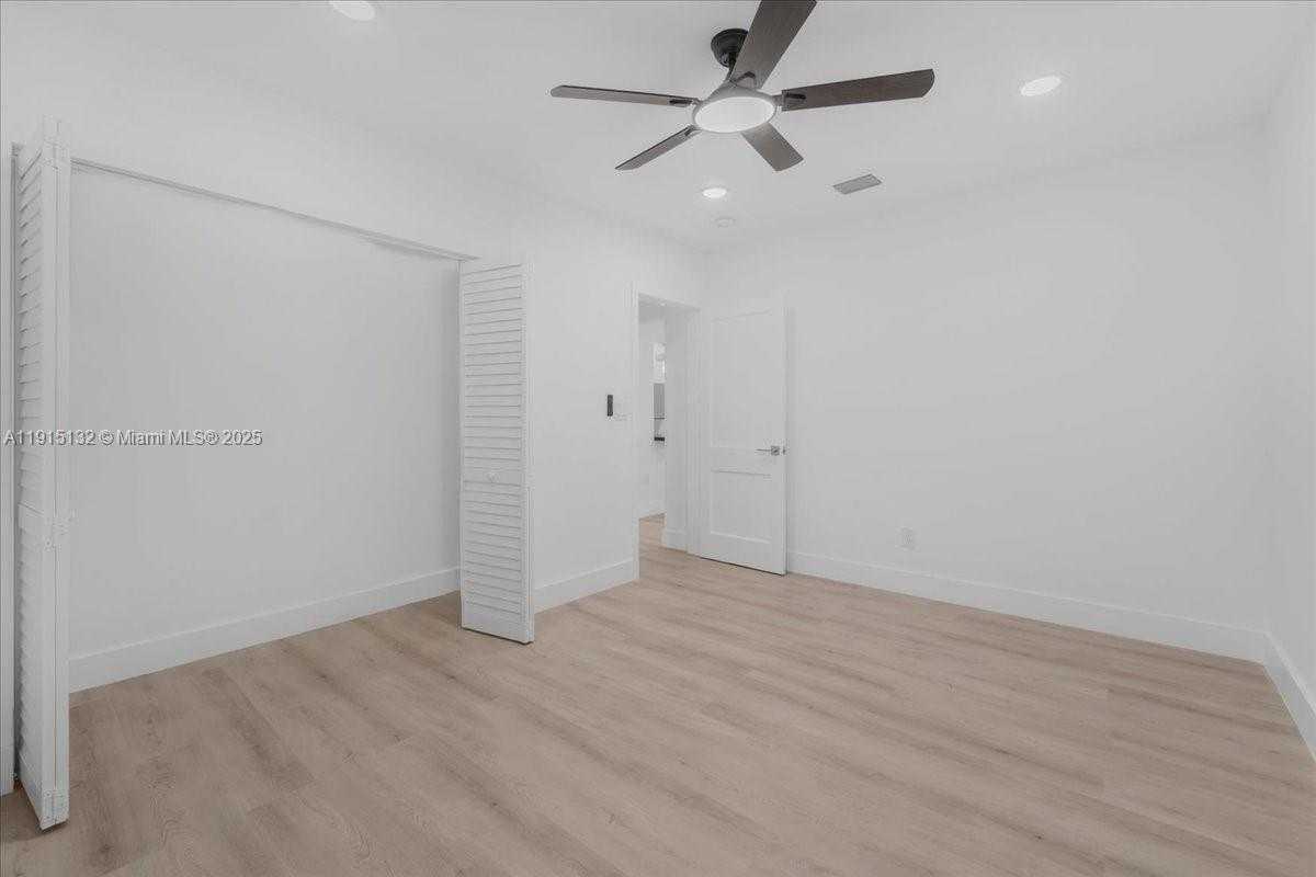 Small Image of 5220 SOUTH WEST 6 ST, Miami Number 31