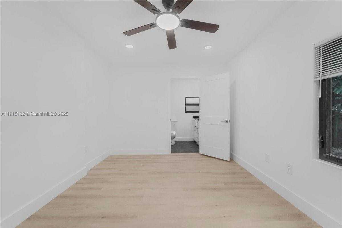 Small Image of 5220 SOUTH WEST 6 ST, Miami Number 36