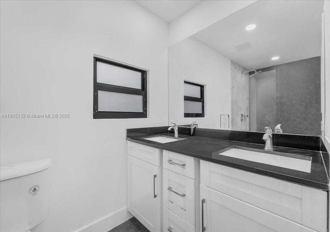 Small Image of 5220 SOUTH WEST 6 ST, Miami Number 39