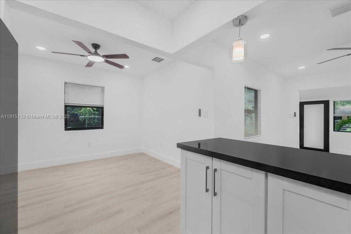 Small Image of 5220 SOUTH WEST 6 ST, Miami Number 46