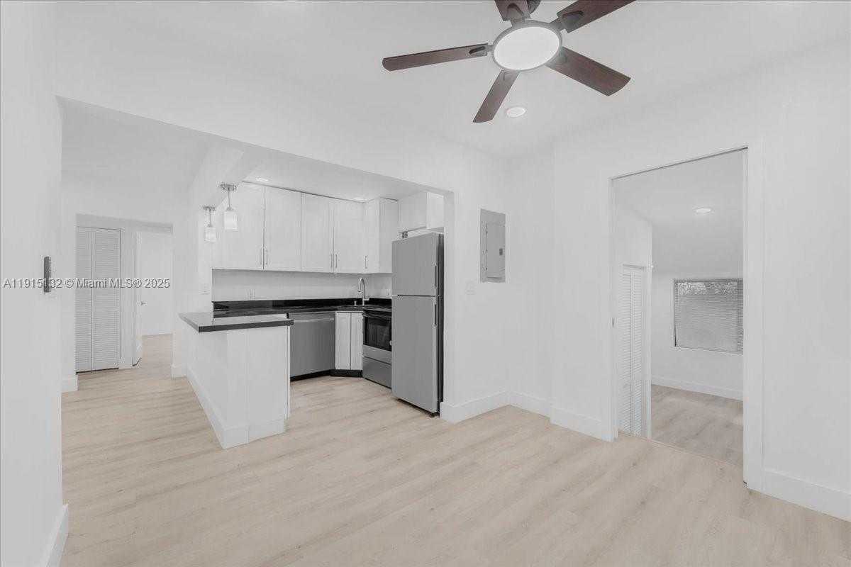 Small Image of 5220 SOUTH WEST 6 ST, Miami Number 49