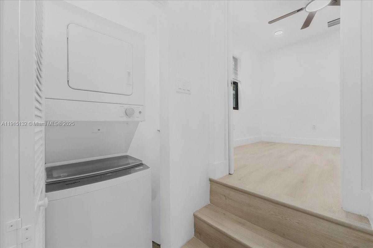 Small Image of 5220 SOUTH WEST 6 ST, Miami Number 50