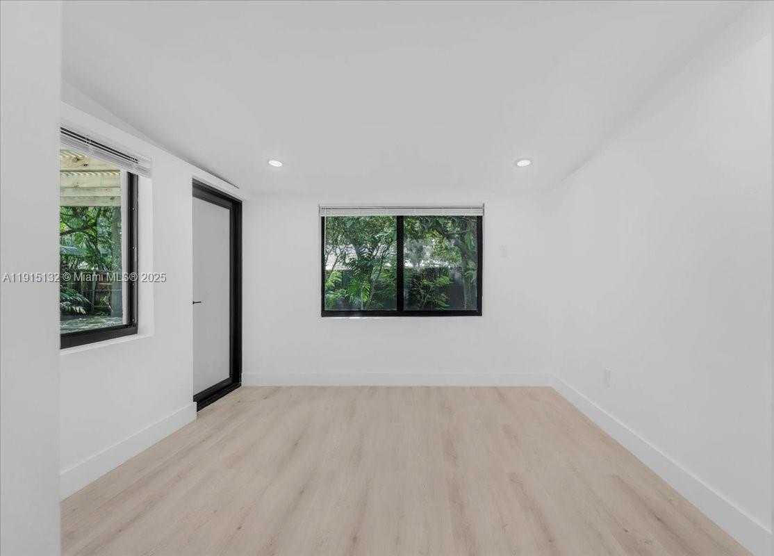 Small Image of 5220 SOUTH WEST 6 ST, Miami Number 53