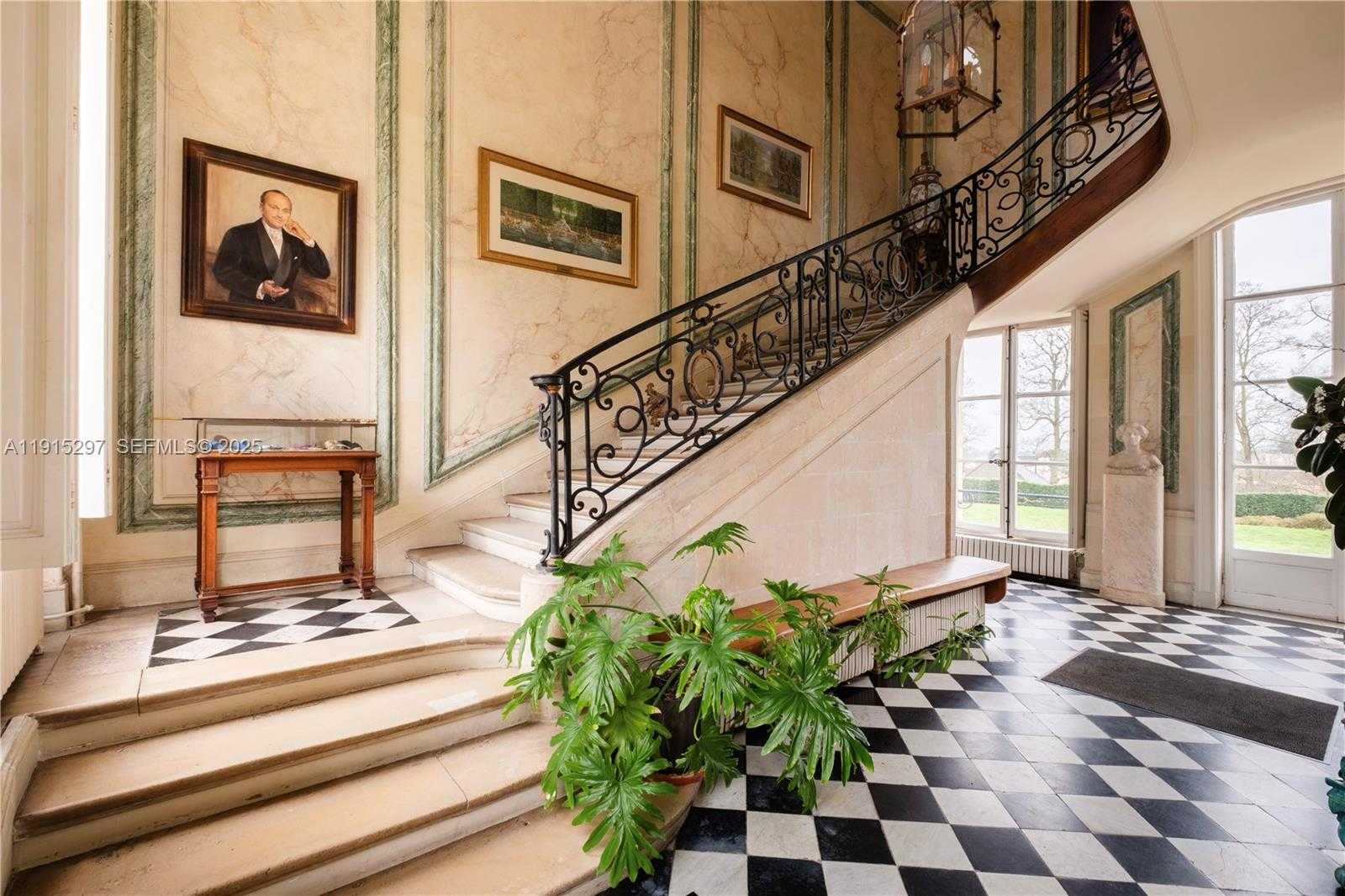 Small Image of 53 Rte de Saint-Germain, 78860 Saint-Nom-la-Bretèche, France Number 3