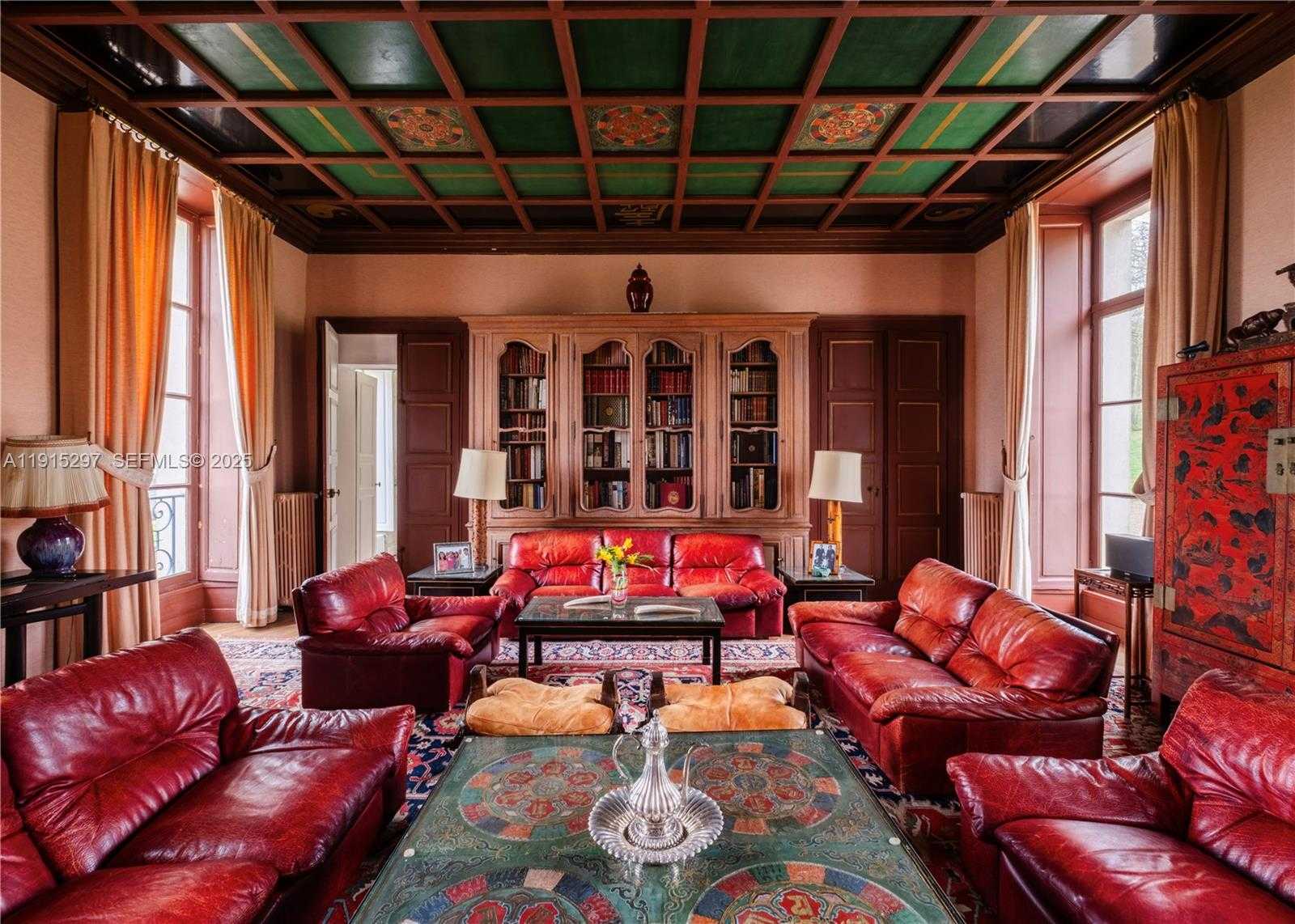 Small Image of 53 Rte de Saint-Germain, 78860 Saint-Nom-la-Bretèche, France Number 6