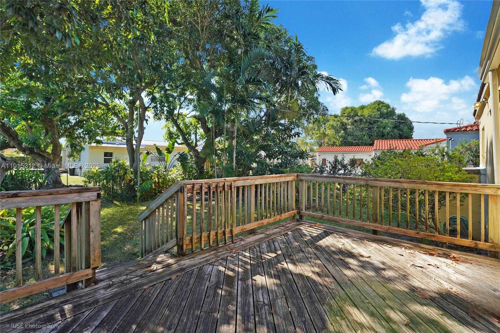 Small Image of Miami Number 16