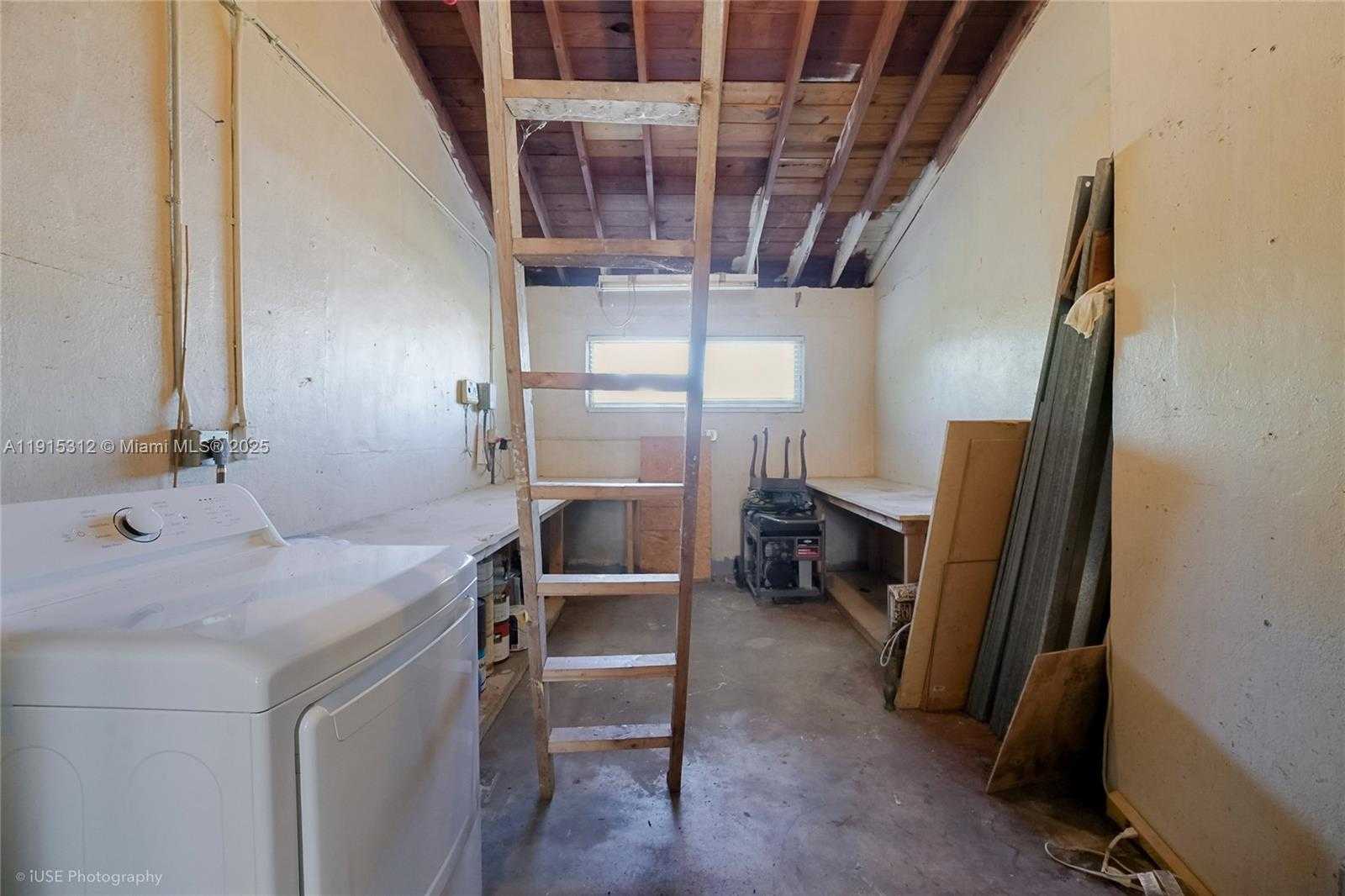 Small Image of Miami Number 18