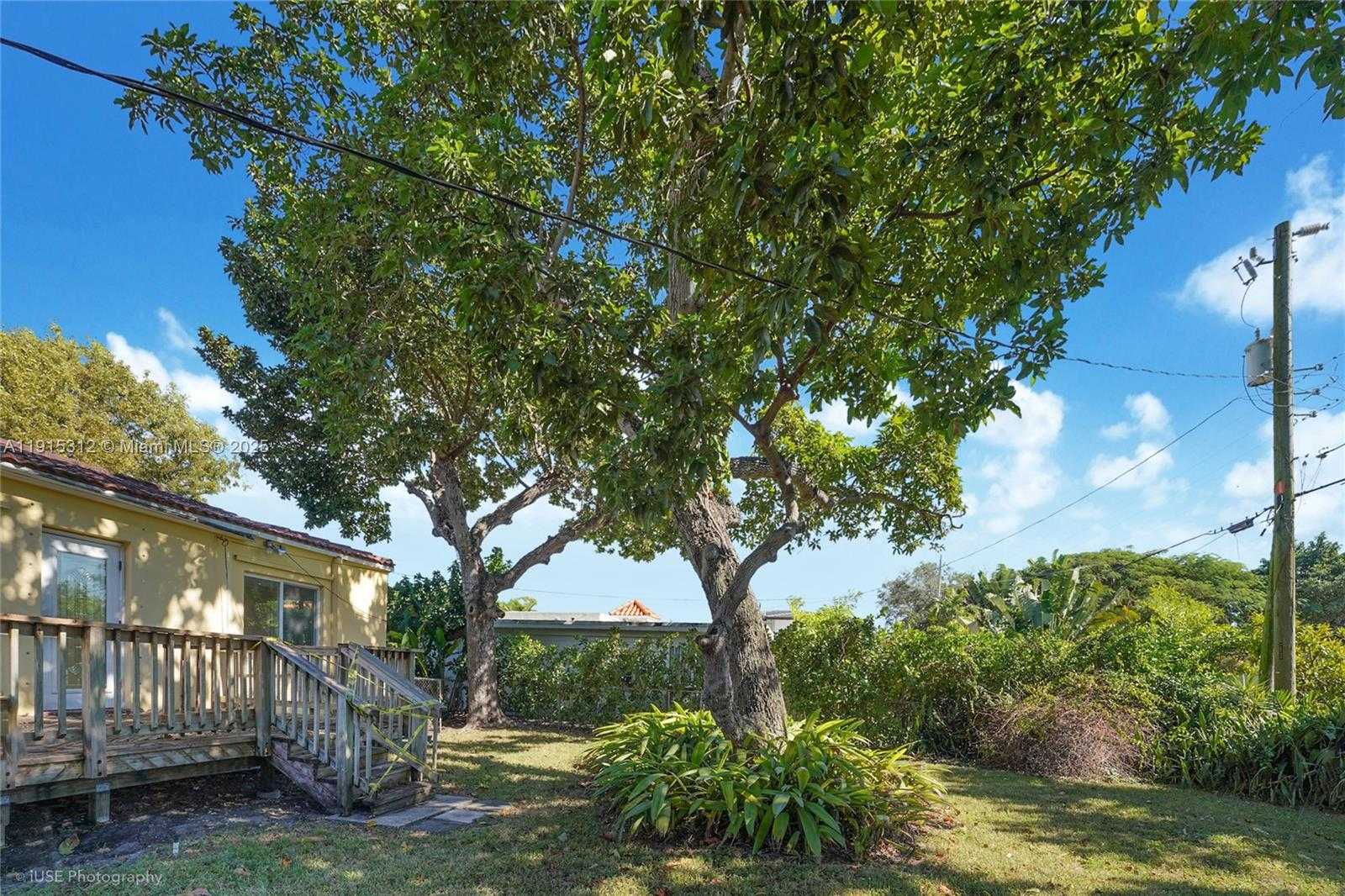 Small Image of Miami Number 23