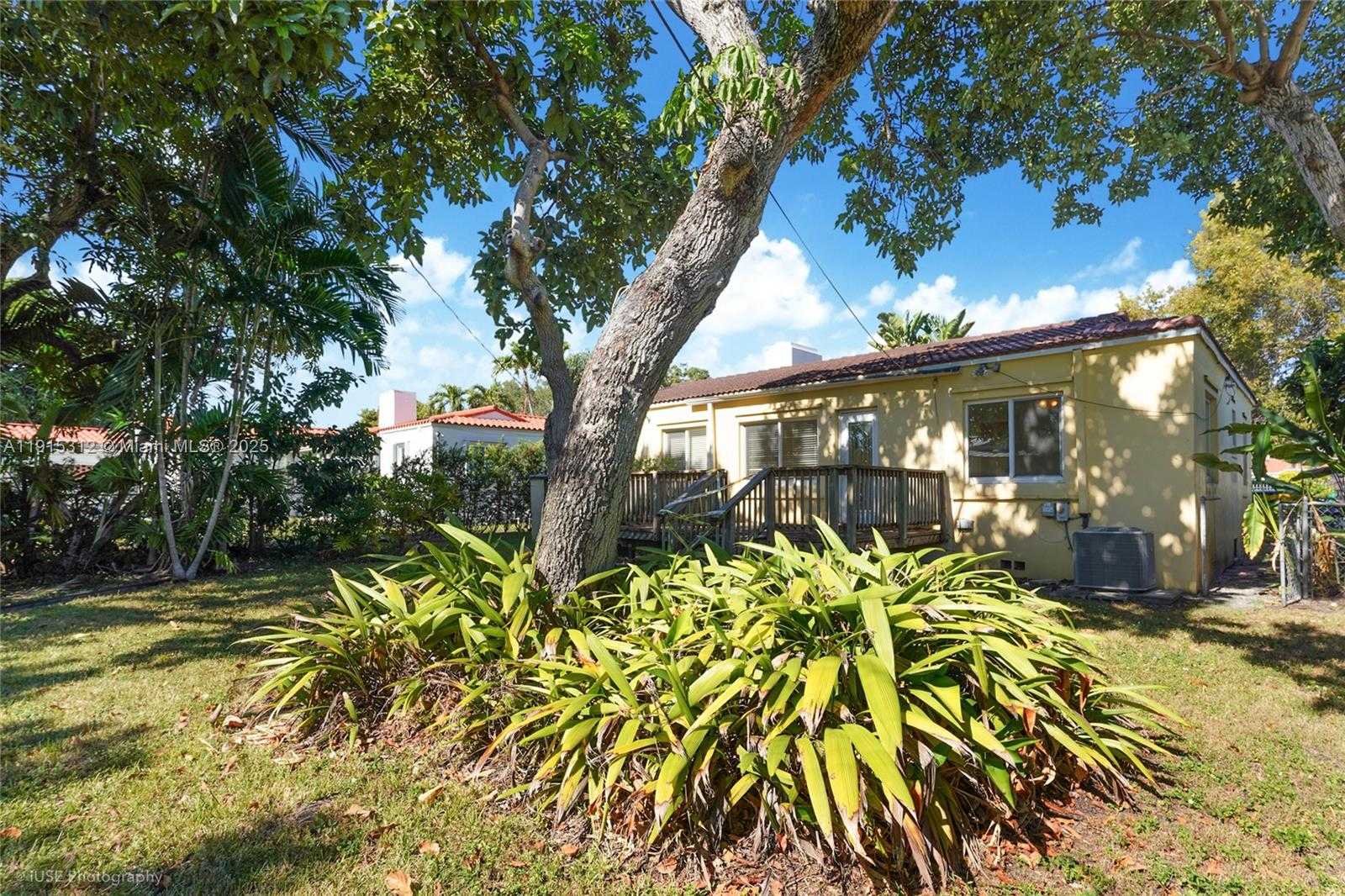 Small Image of Miami Number 24