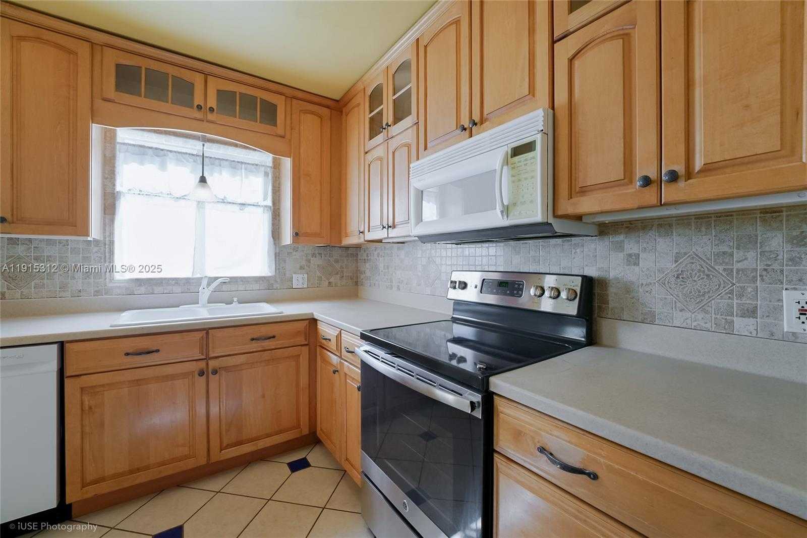 Small Image of Miami Number 5