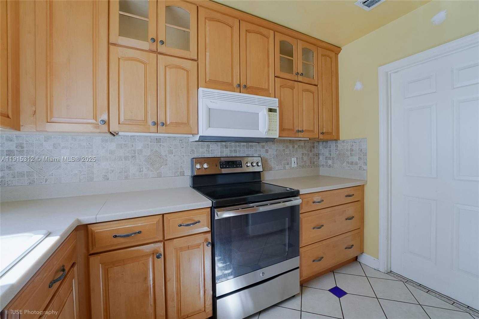 Small Image of Miami Number 6