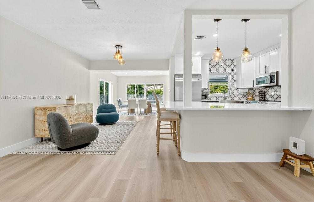 Small Image of 801 NORTH EAST 19TH TER, Fort Lauderdale Number 12