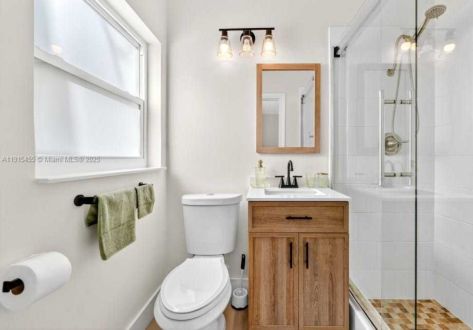 Small Image of 801 NORTH EAST 19TH TER, Fort Lauderdale Number 15