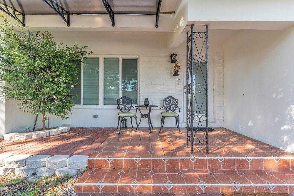 Small Image of 801 NORTH EAST 19TH TER, Fort Lauderdale Number 3