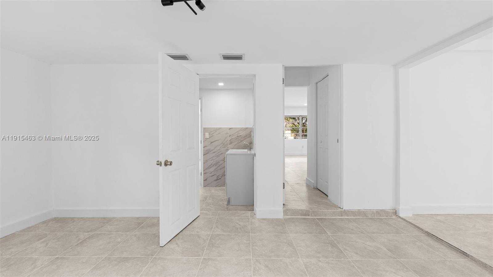 Small Image of 760 NORTH WEST 126TH ST, North Miami Number 12