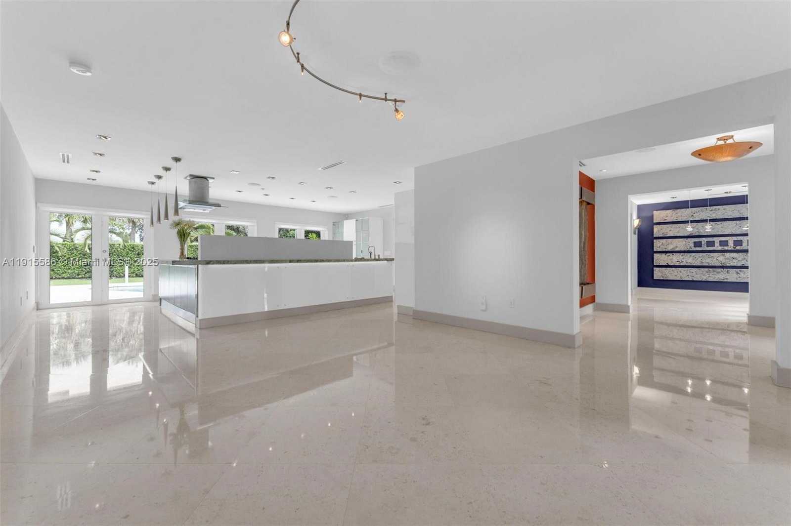 Small Image of 7261 WEST TROON CIR, Miami Lakes Number 11