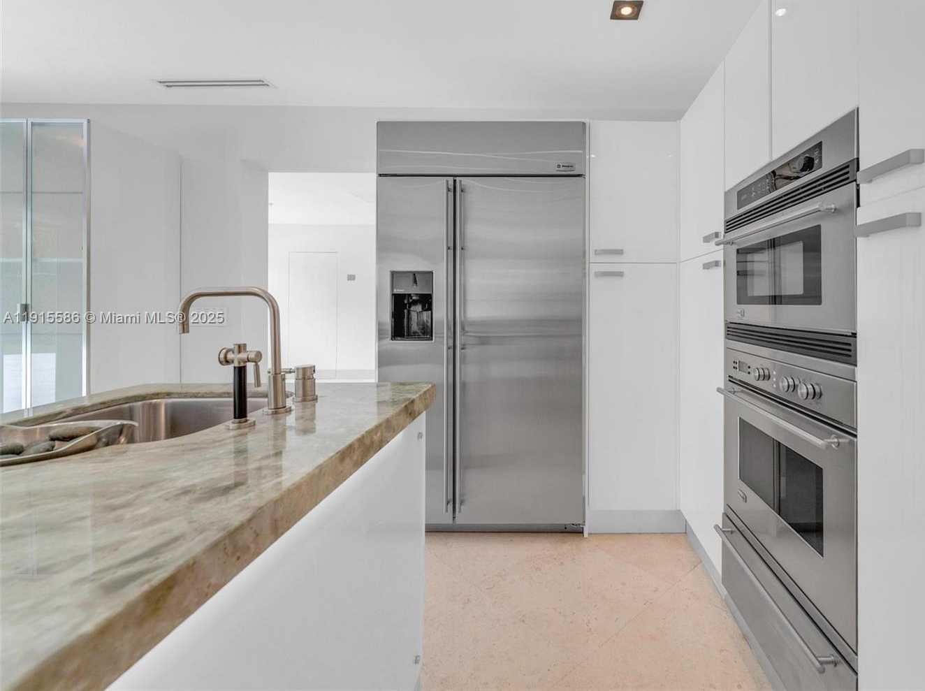 Small Image of 7261 WEST TROON CIR, Miami Lakes Number 18