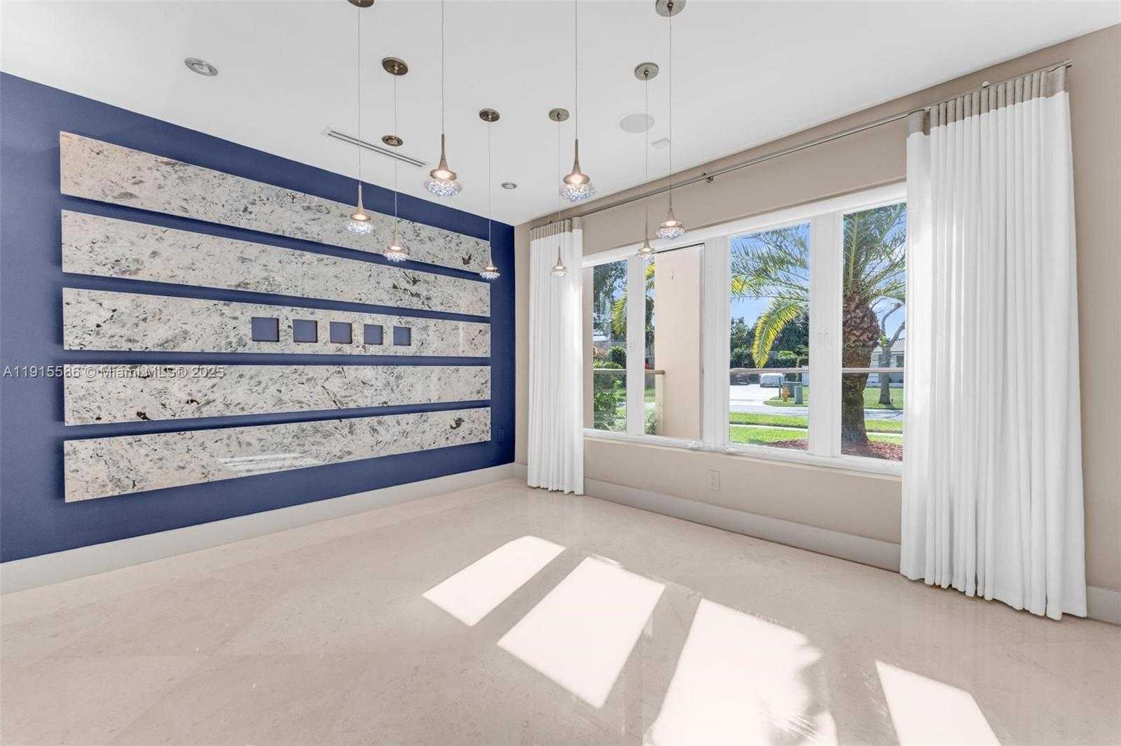 Small Image of 7261 WEST TROON CIR, Miami Lakes Number 19