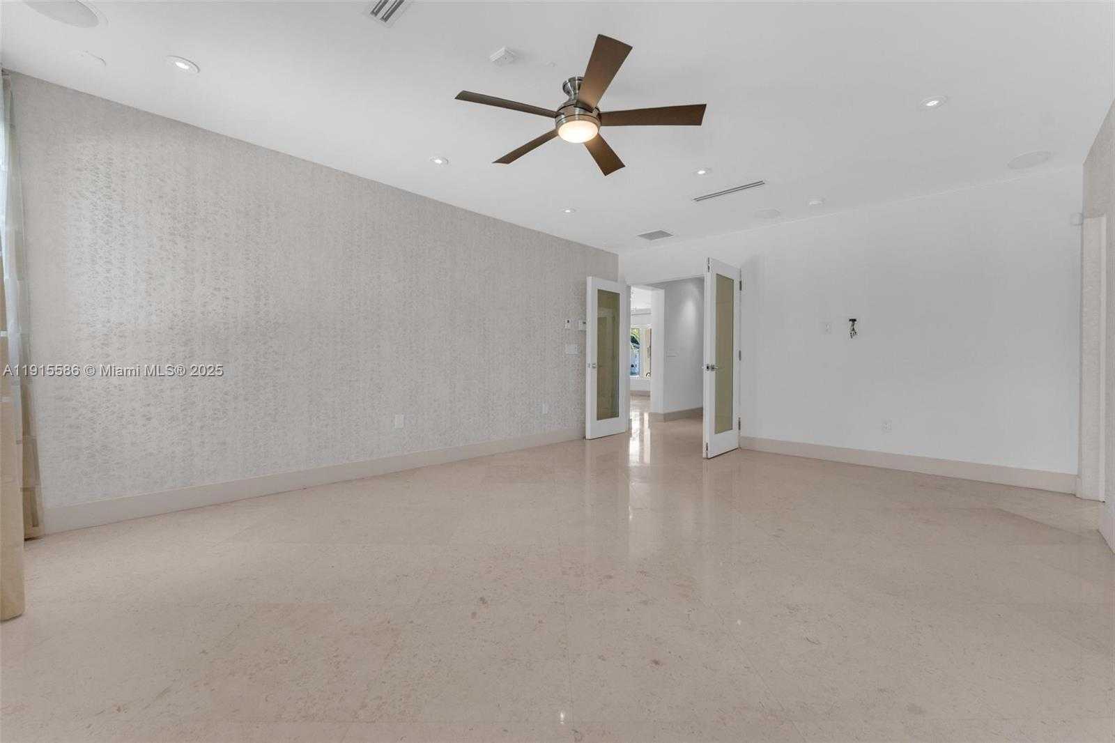 Small Image of 7261 WEST TROON CIR, Miami Lakes Number 28