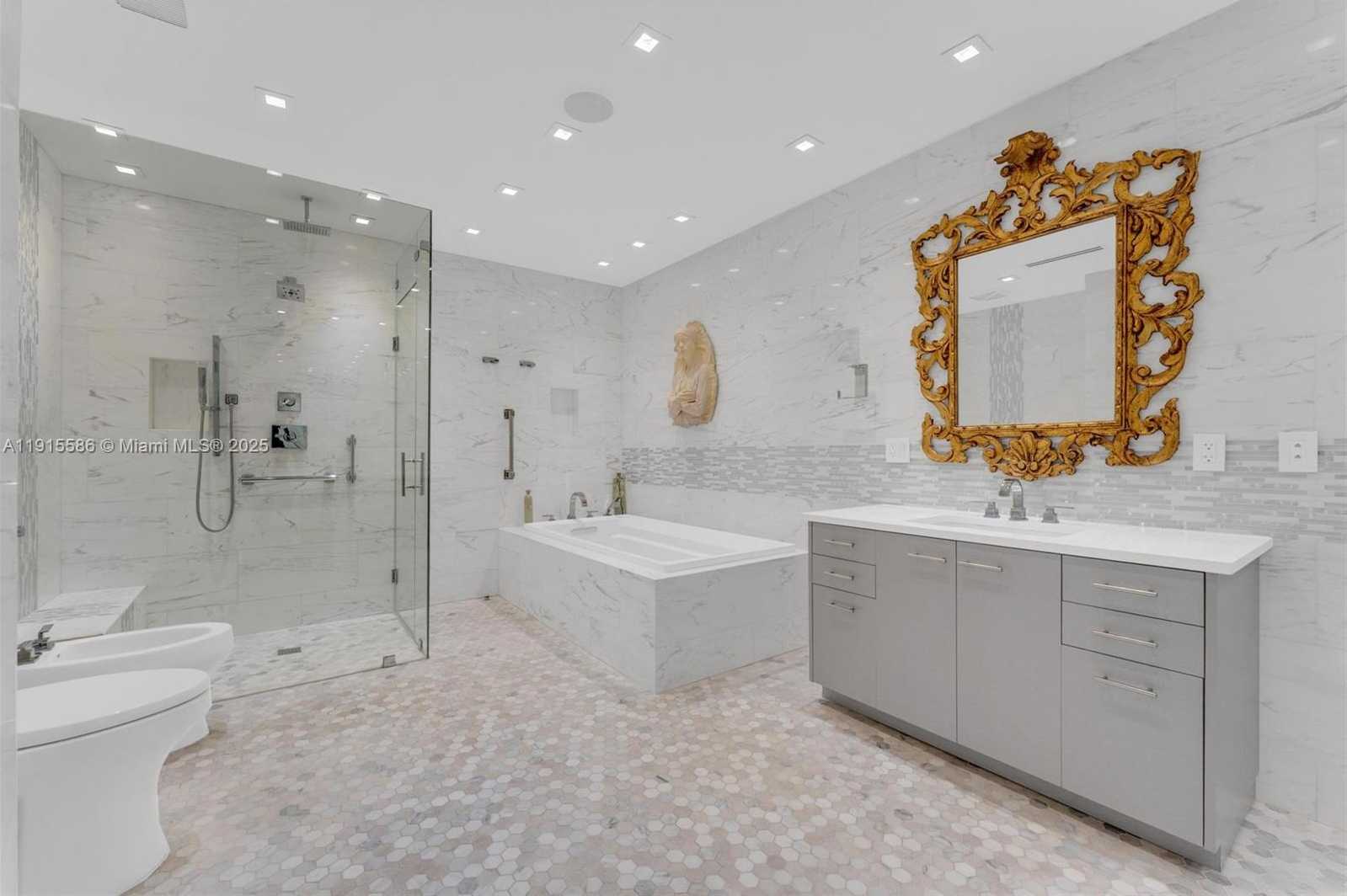 Small Image of 7261 WEST TROON CIR, Miami Lakes Number 29