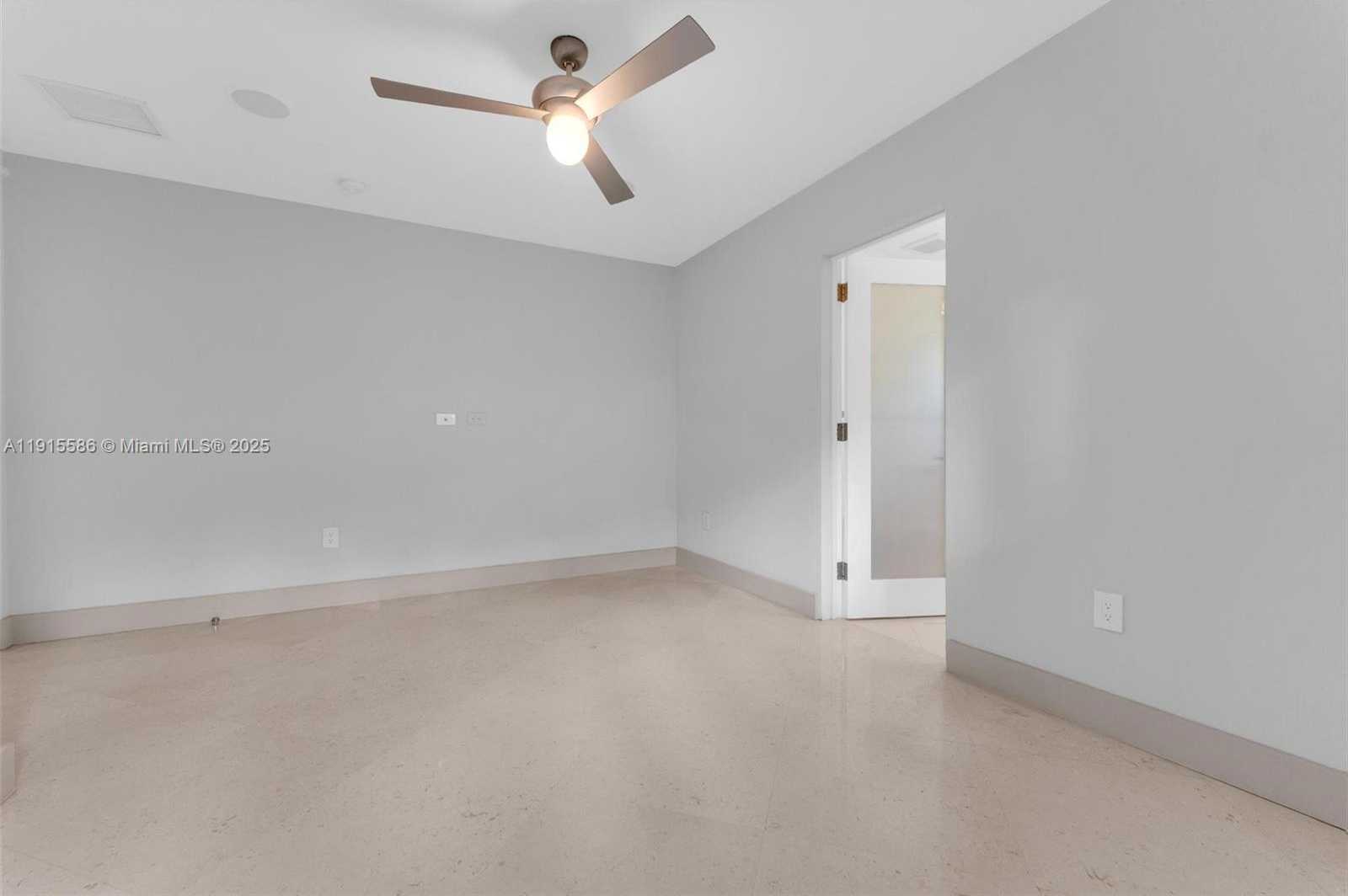 Small Image of 7261 WEST TROON CIR, Miami Lakes Number 38