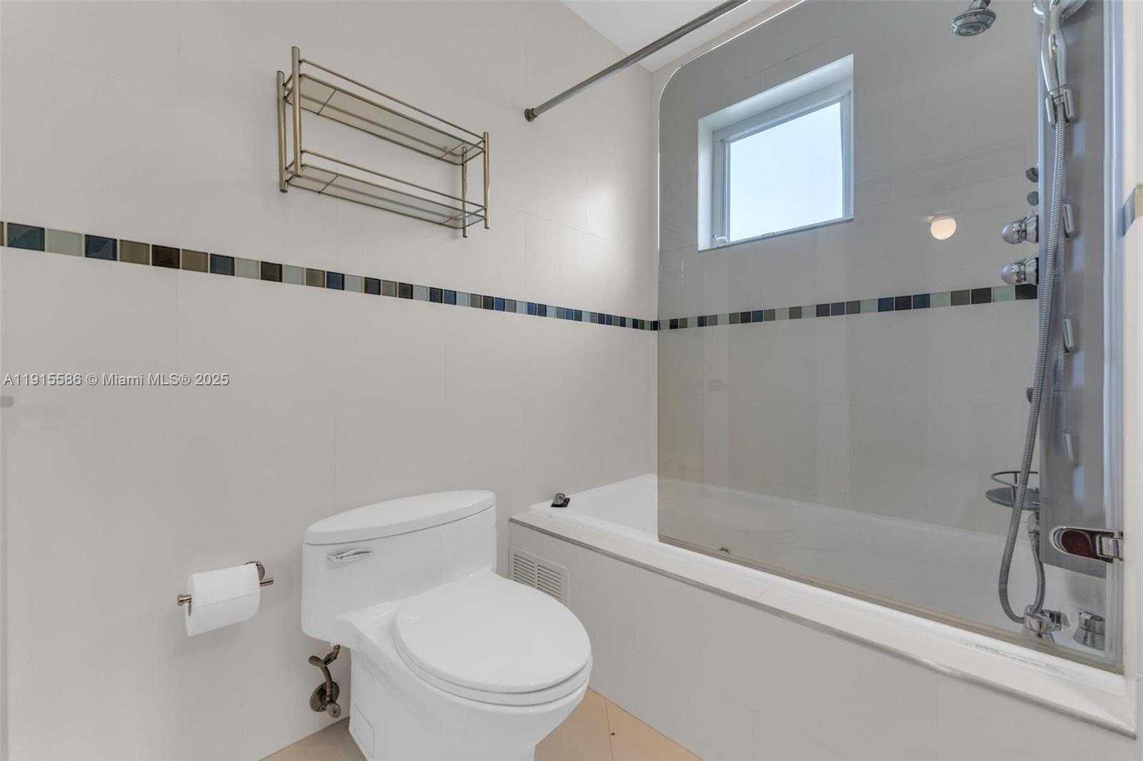 Small Image of 7261 WEST TROON CIR, Miami Lakes Number 41