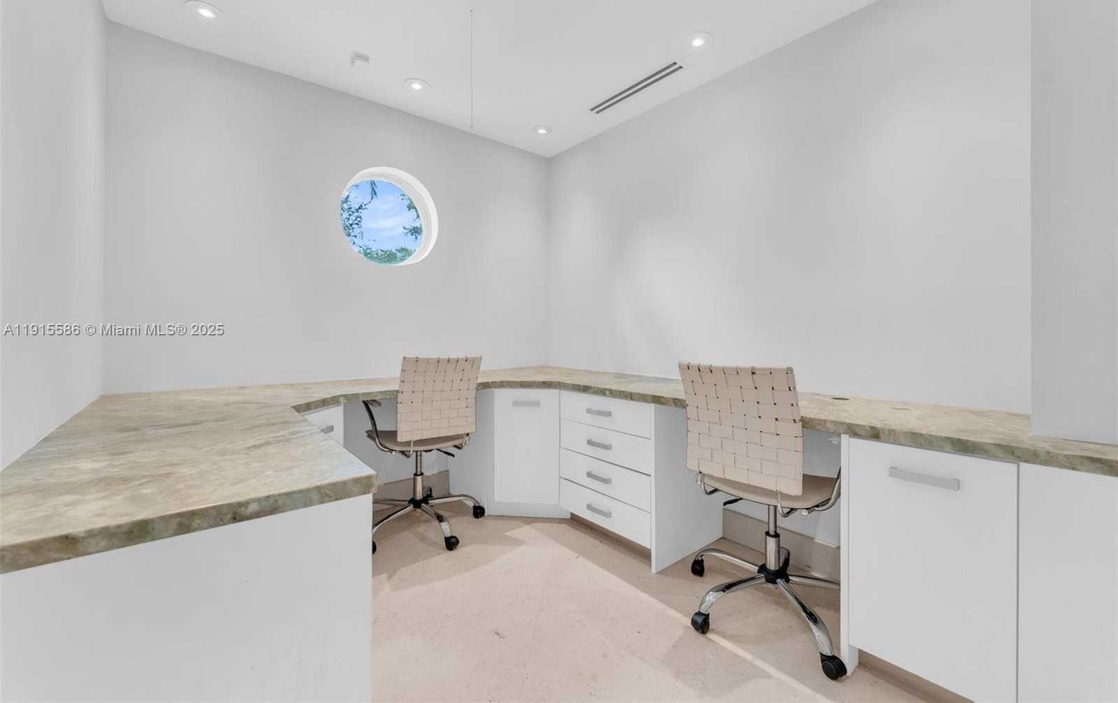 Small Image of 7261 WEST TROON CIR, Miami Lakes Number 42