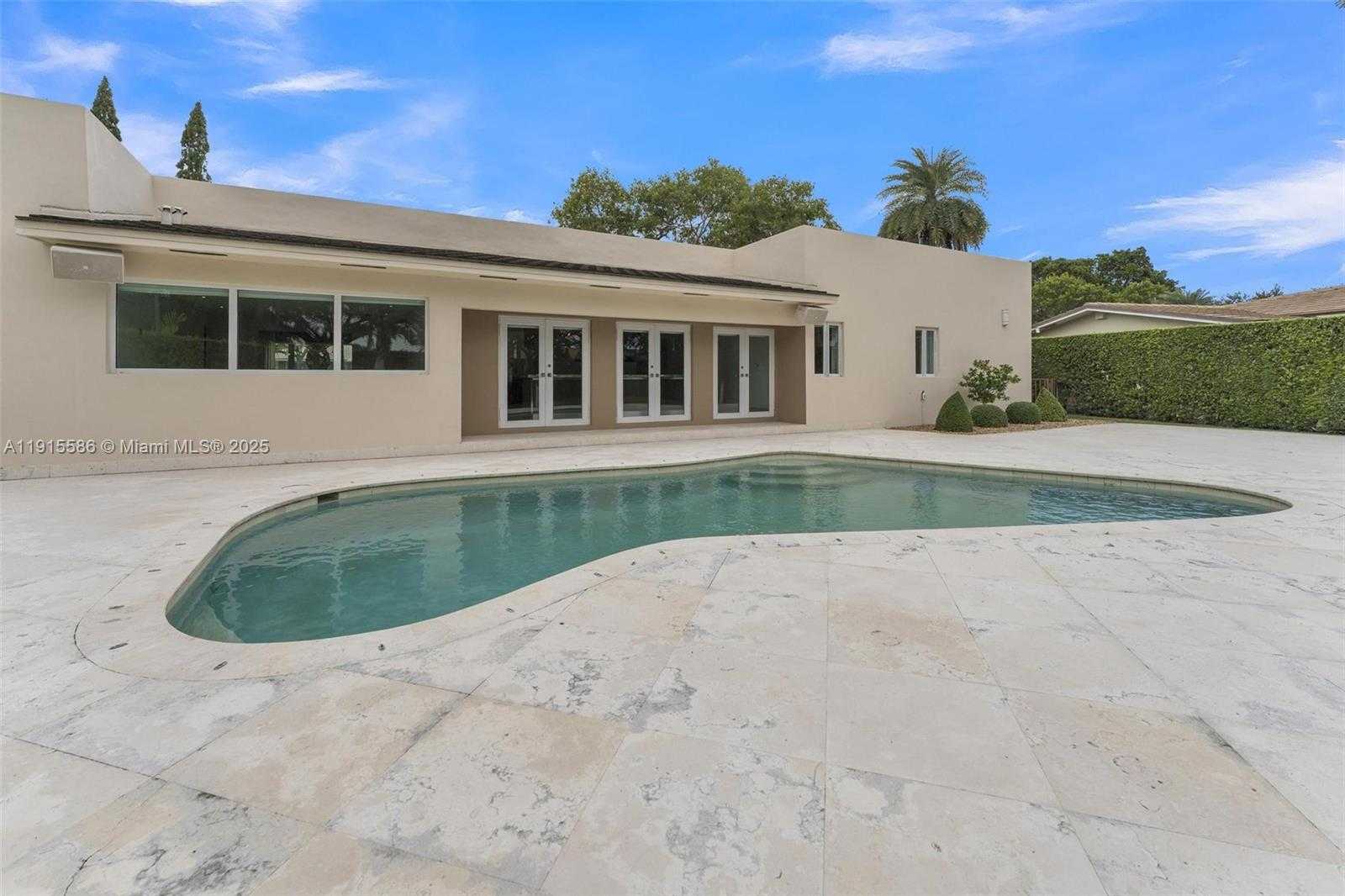 Small Image of 7261 WEST TROON CIR, Miami Lakes Number 48