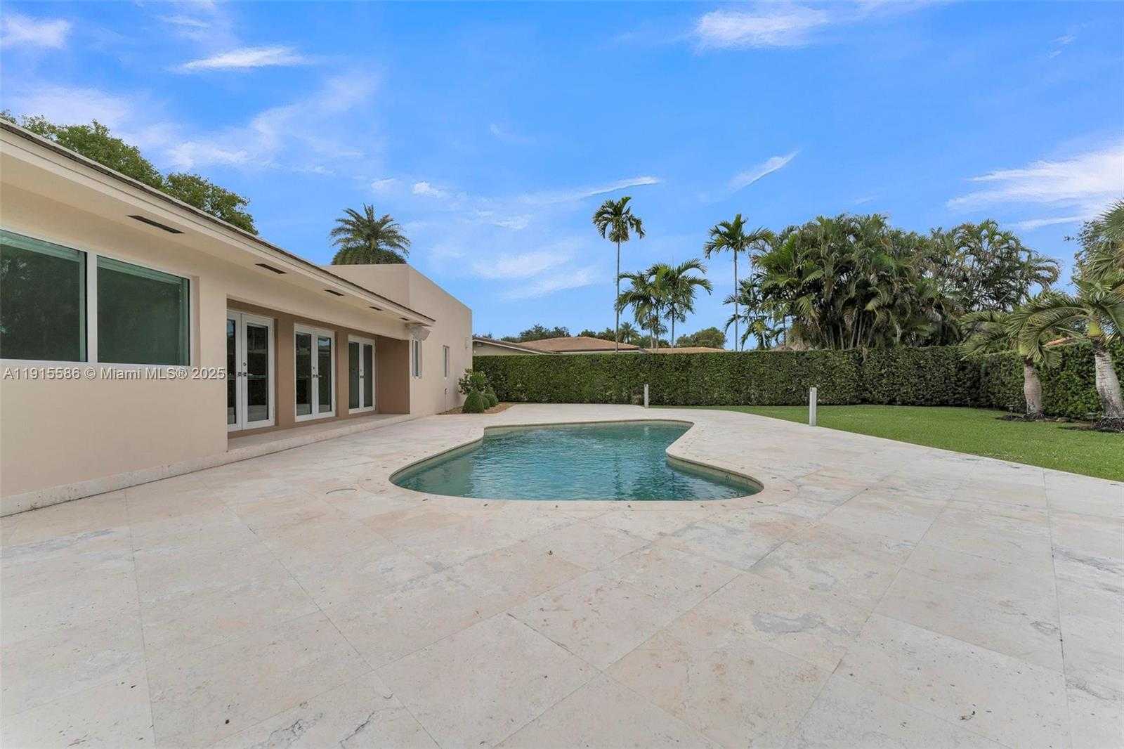 Small Image of 7261 WEST TROON CIR, Miami Lakes Number 52