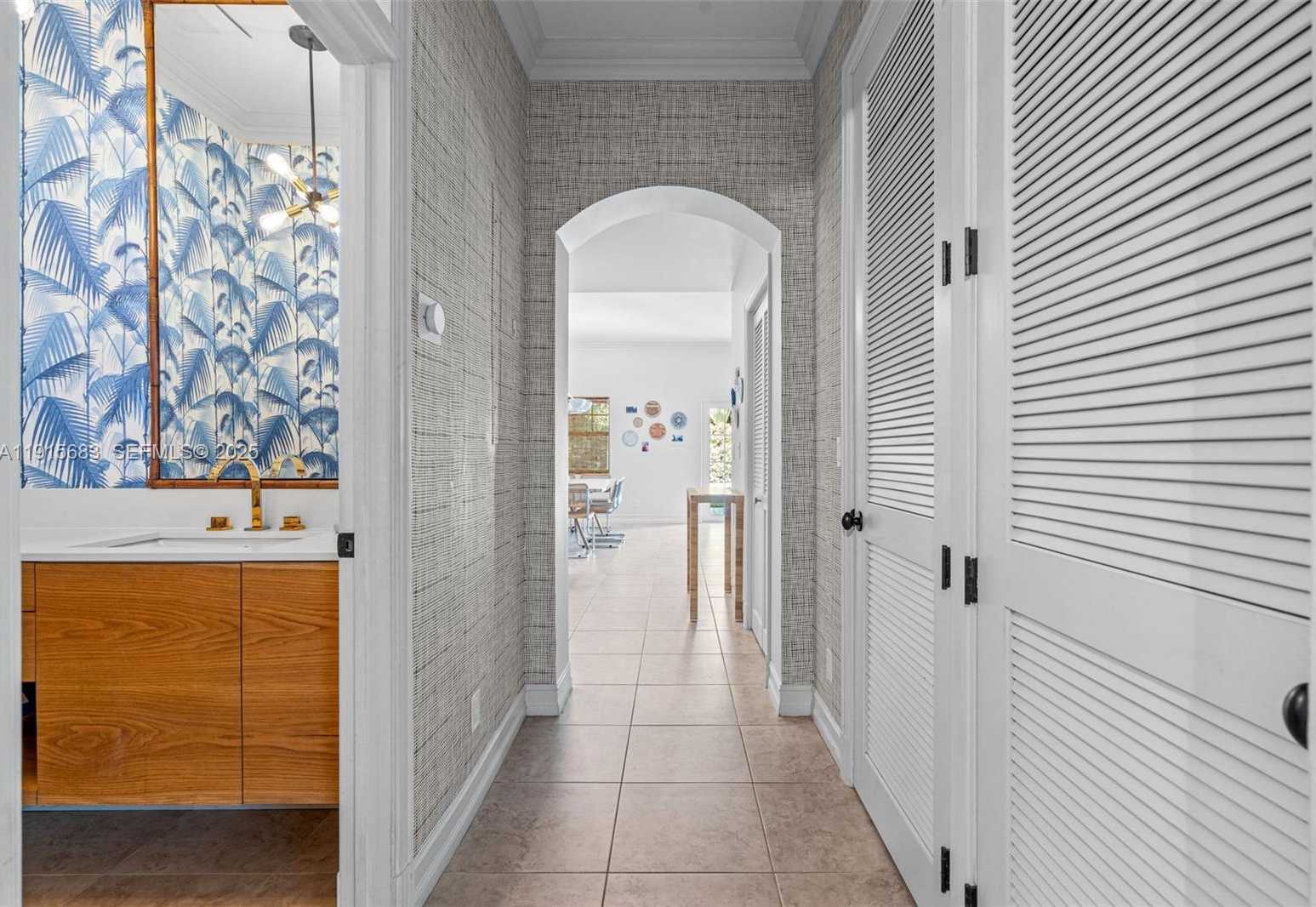 Small Image of 375 PLYMOUTH RD, West Palm Beach Number 13