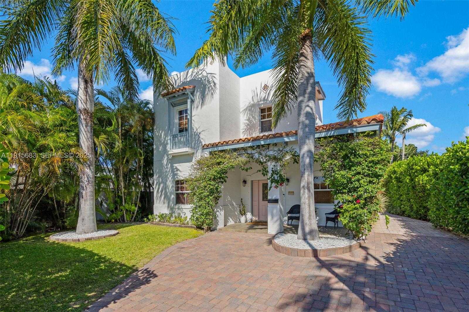 Small Image of 375 PLYMOUTH RD, West Palm Beach Number 2