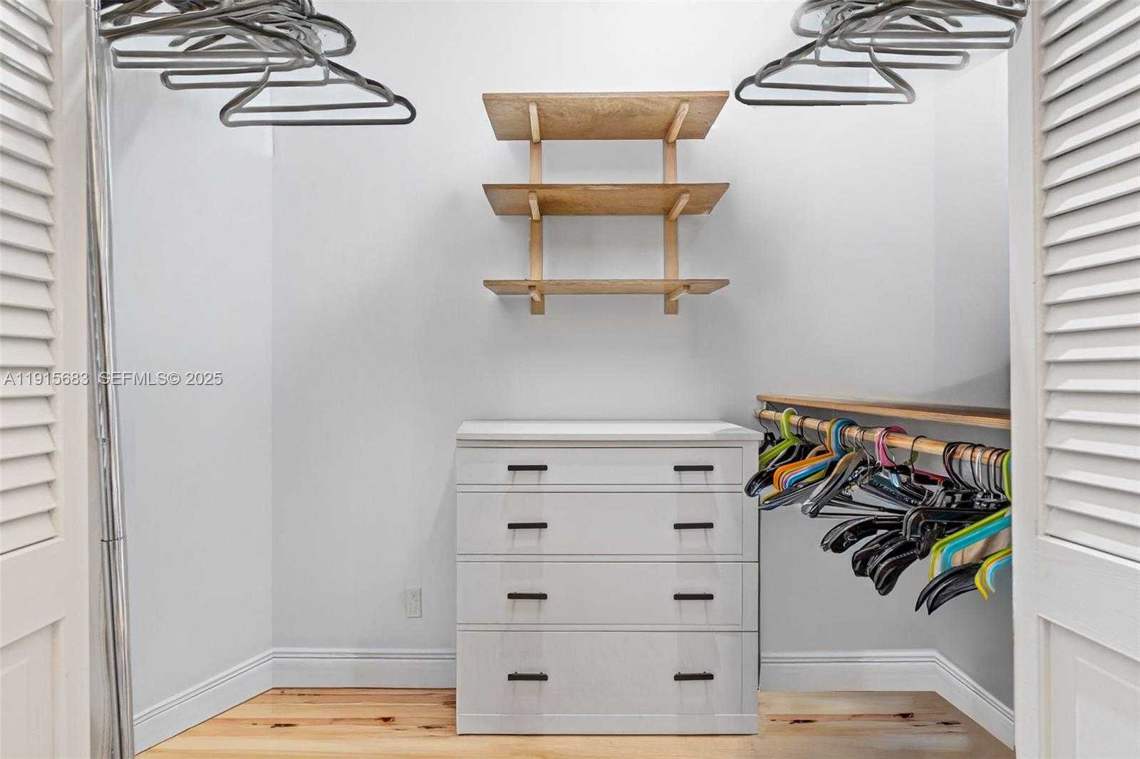 Small Image of 375 PLYMOUTH RD, West Palm Beach Number 36