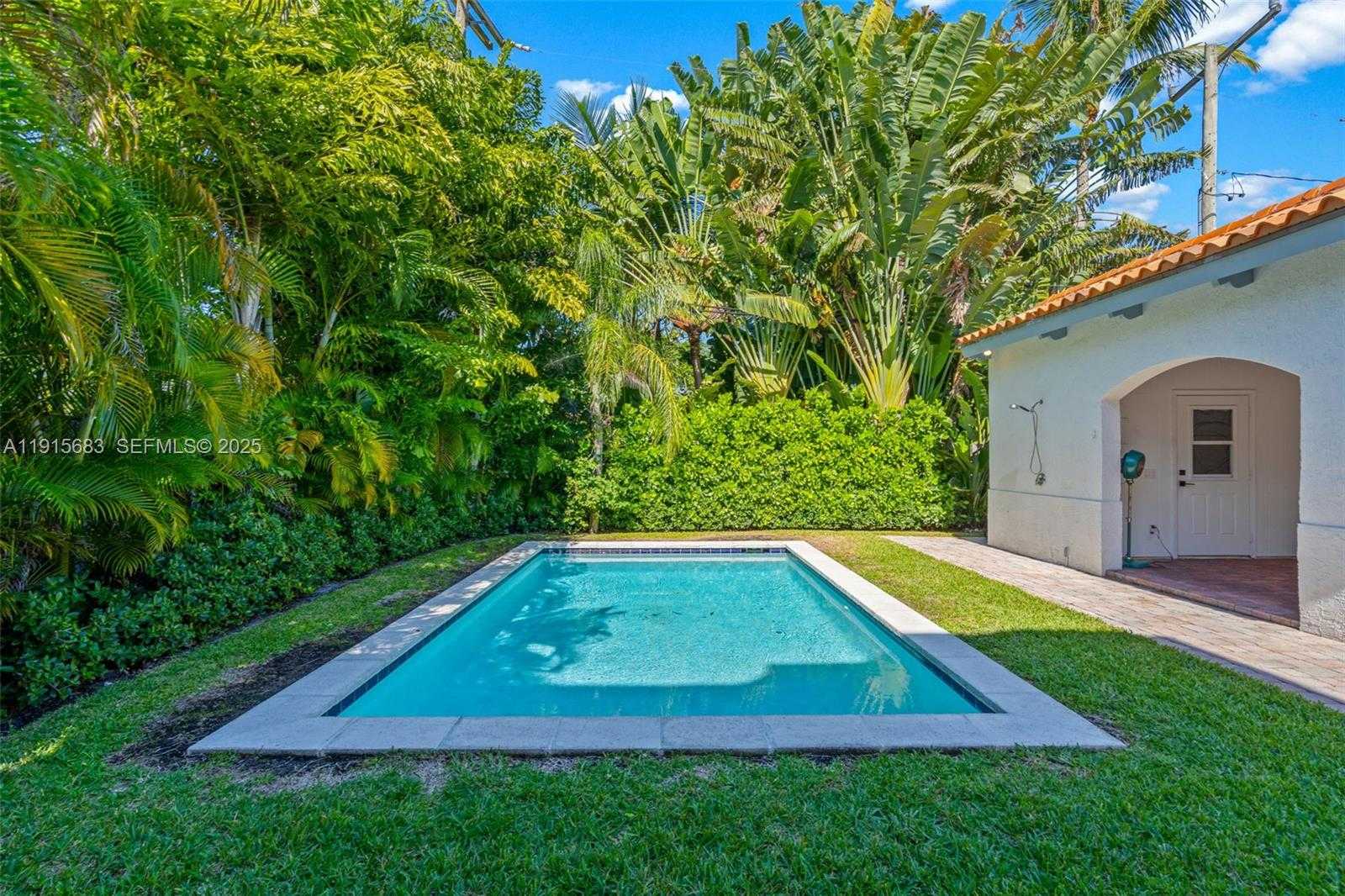 Small Image of 375 PLYMOUTH RD, West Palm Beach Number 42