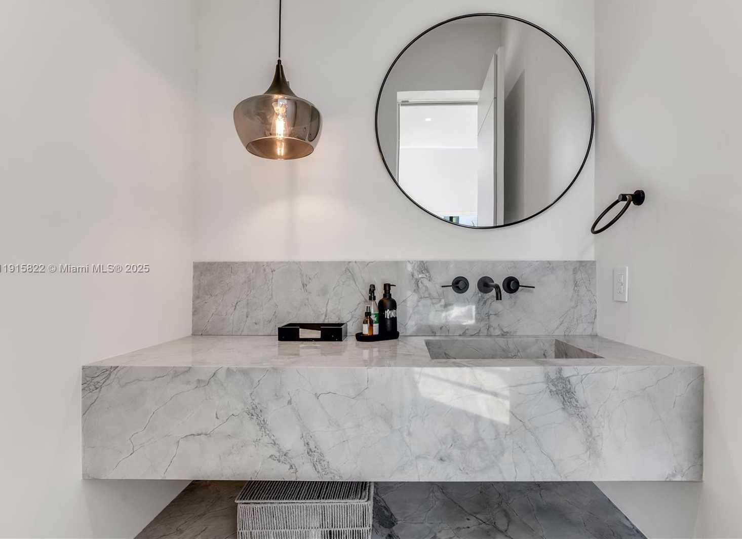 Small Image of 9045 HAWTHORNE AVE, Surfside Number 20