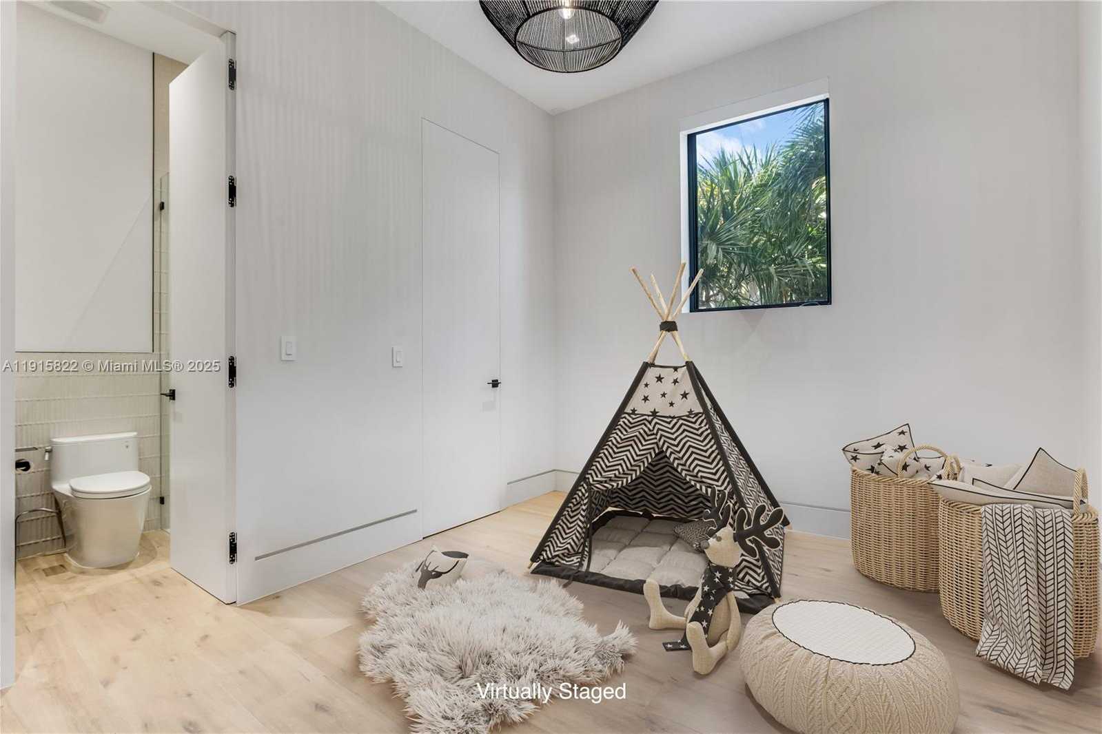 Small Image of 9045 HAWTHORNE AVE, Surfside Number 21