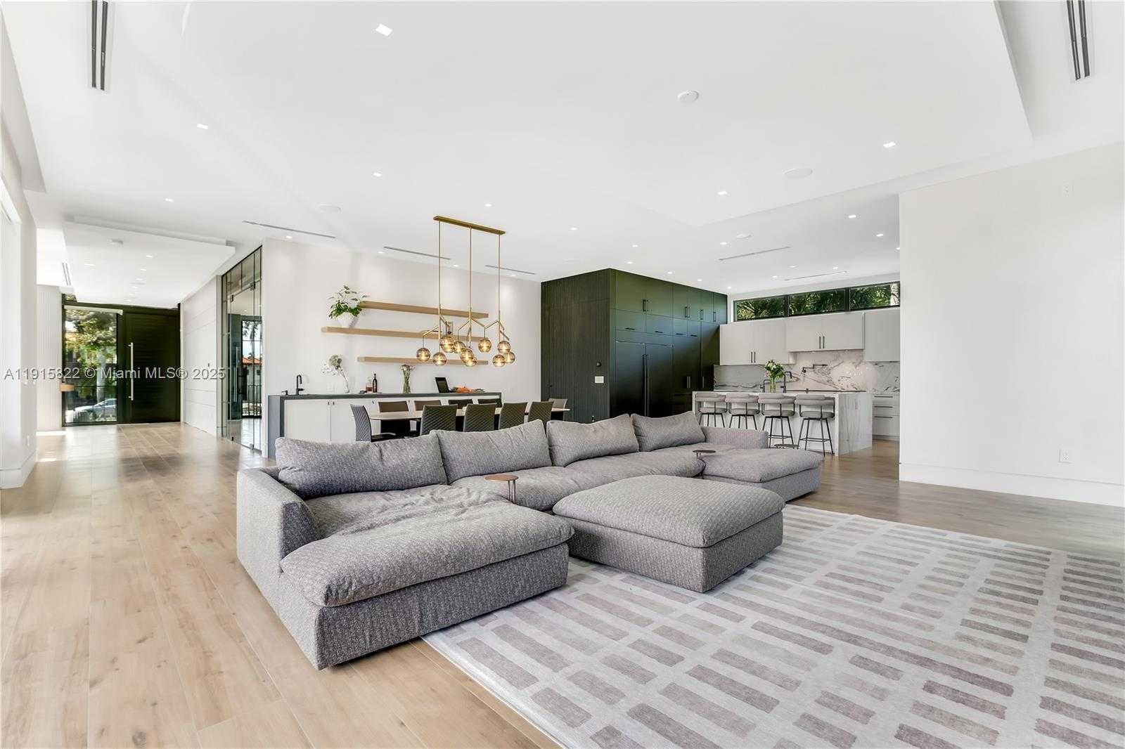 Small Image of 9045 HAWTHORNE AVE, Surfside Number 24