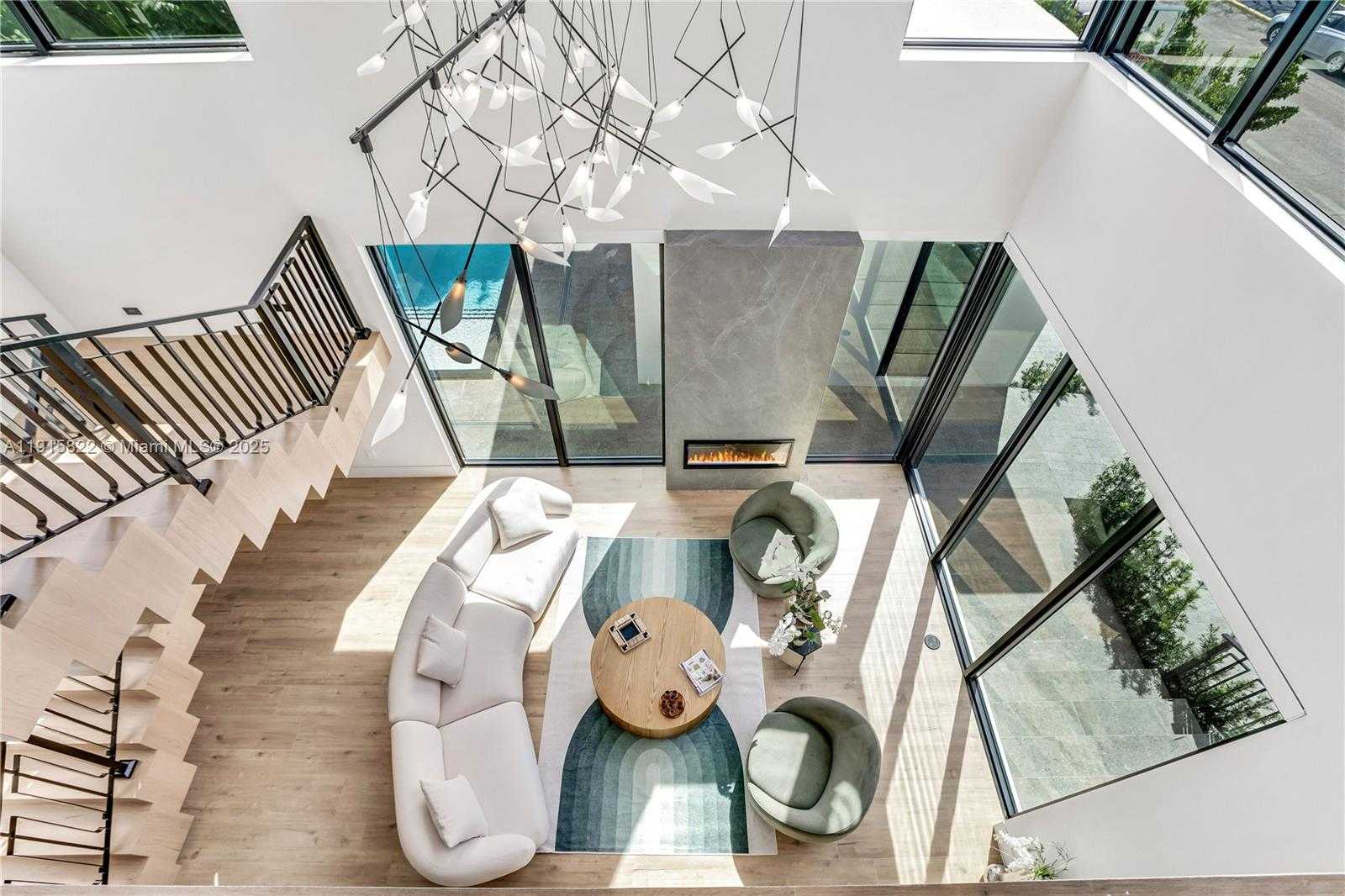 Small Image of 9045 HAWTHORNE AVE, Surfside Number 35