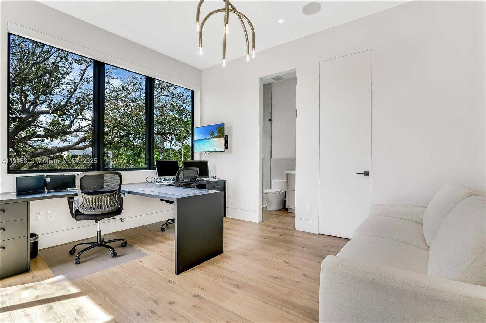 Small Image of 9045 HAWTHORNE AVE, Surfside Number 40