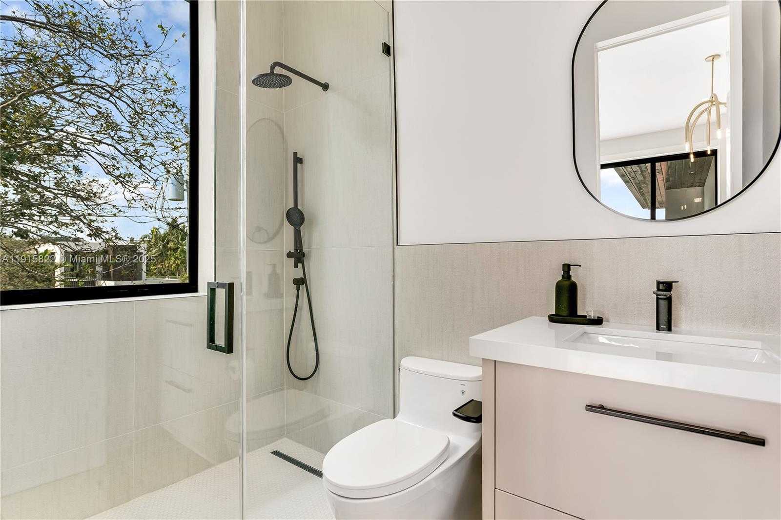 Small Image of 9045 HAWTHORNE AVE, Surfside Number 41