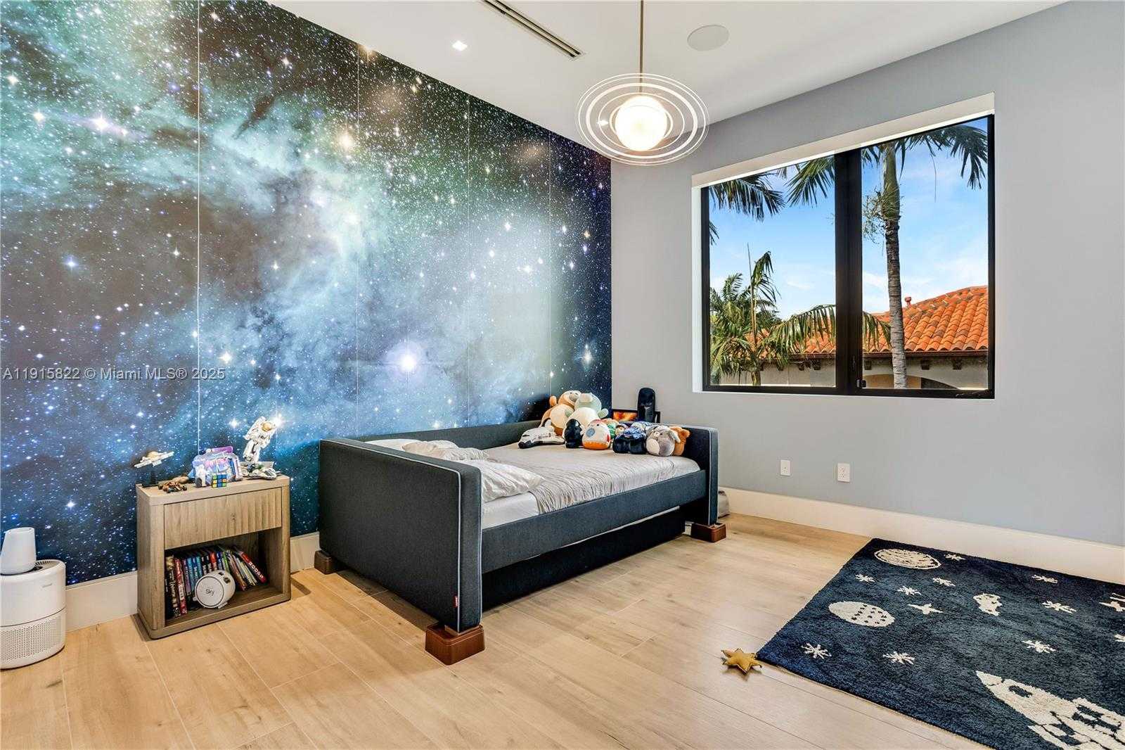 Small Image of 9045 HAWTHORNE AVE, Surfside Number 42