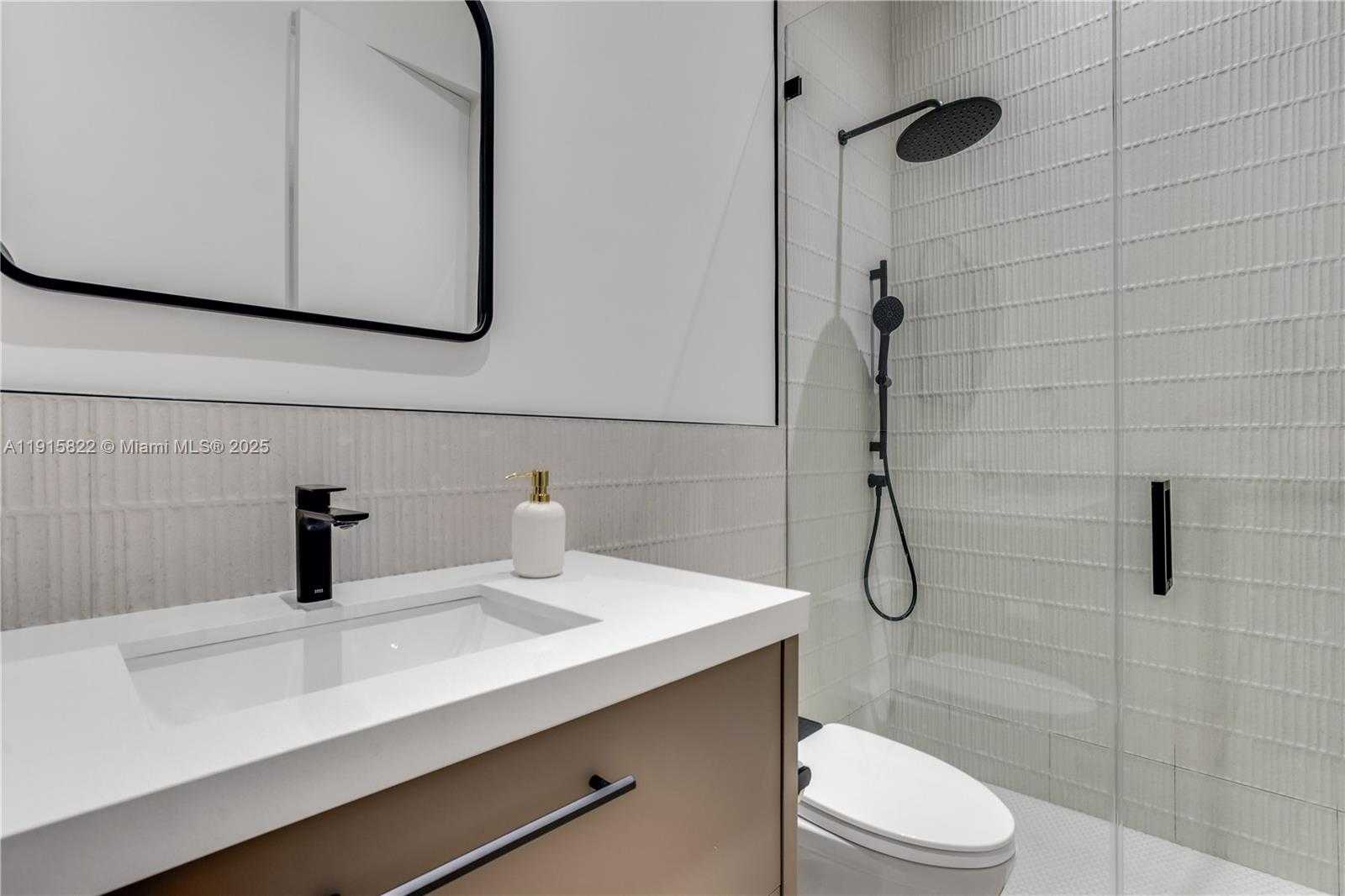 Small Image of 9045 HAWTHORNE AVE, Surfside Number 45