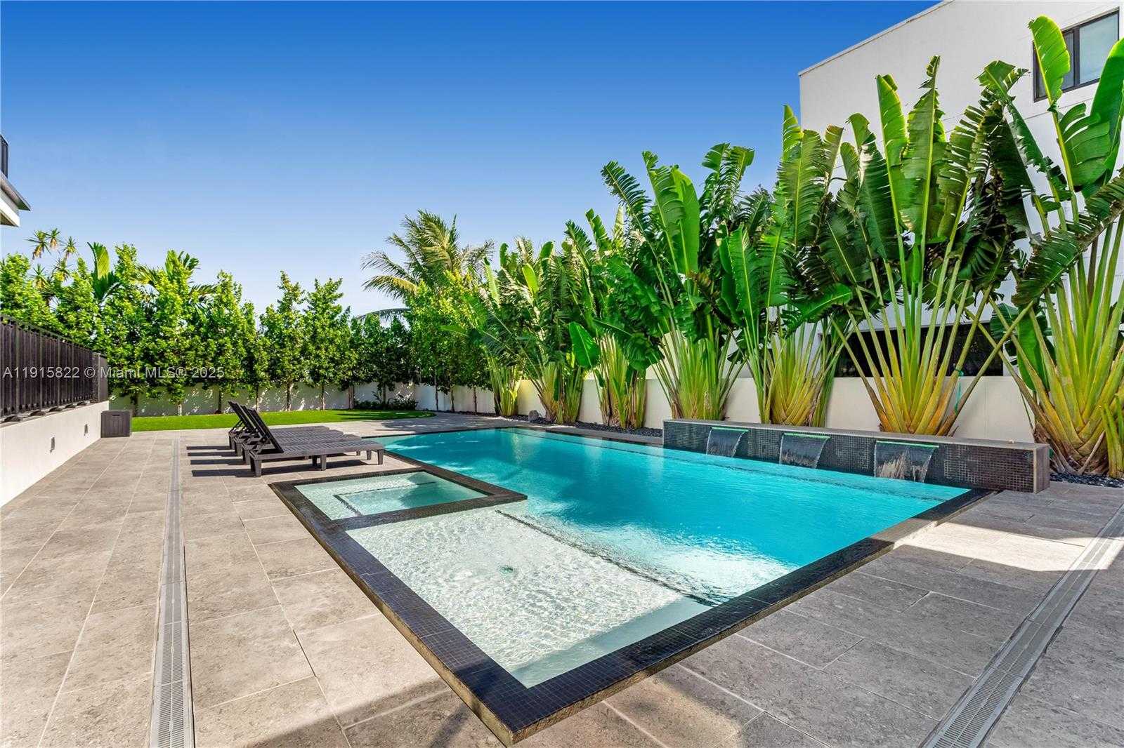 Small Image of 9045 HAWTHORNE AVE, Surfside Number 5